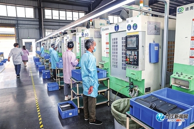 【開展&ldquo;三大攻堅行動&rdquo; 打造&ldquo;三個區域中心&rdquo;】新材料產業蓬勃發展