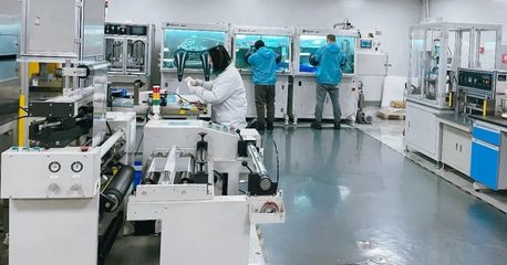 長(zhǎng)虹 “智改數(shù)轉(zhuǎn)”蝶變記，電子材料生產(chǎn)煥新篇